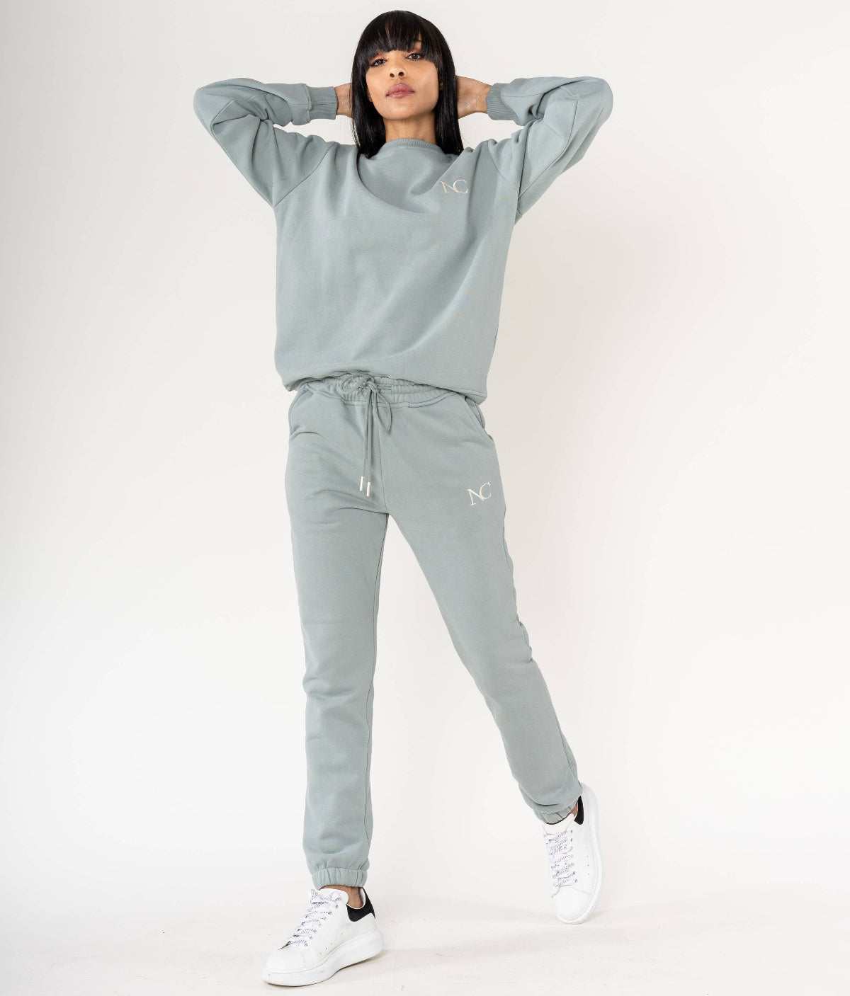 Joggingset mit schmalen Beinen in Salbeigrün