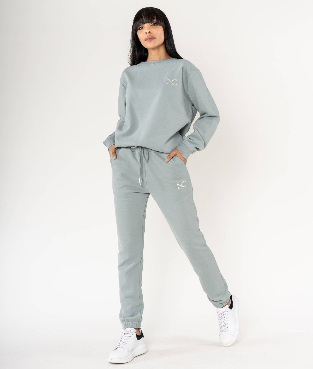 Joggingset mit schmalen Beinen in Salbeigrün