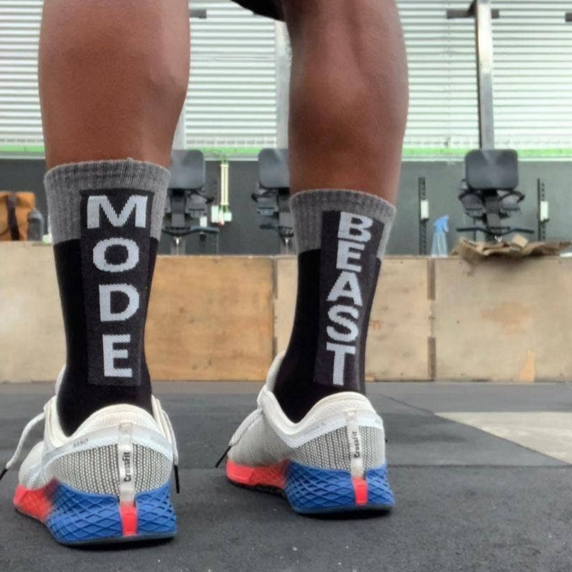 Schwarze Socken MODE Beast