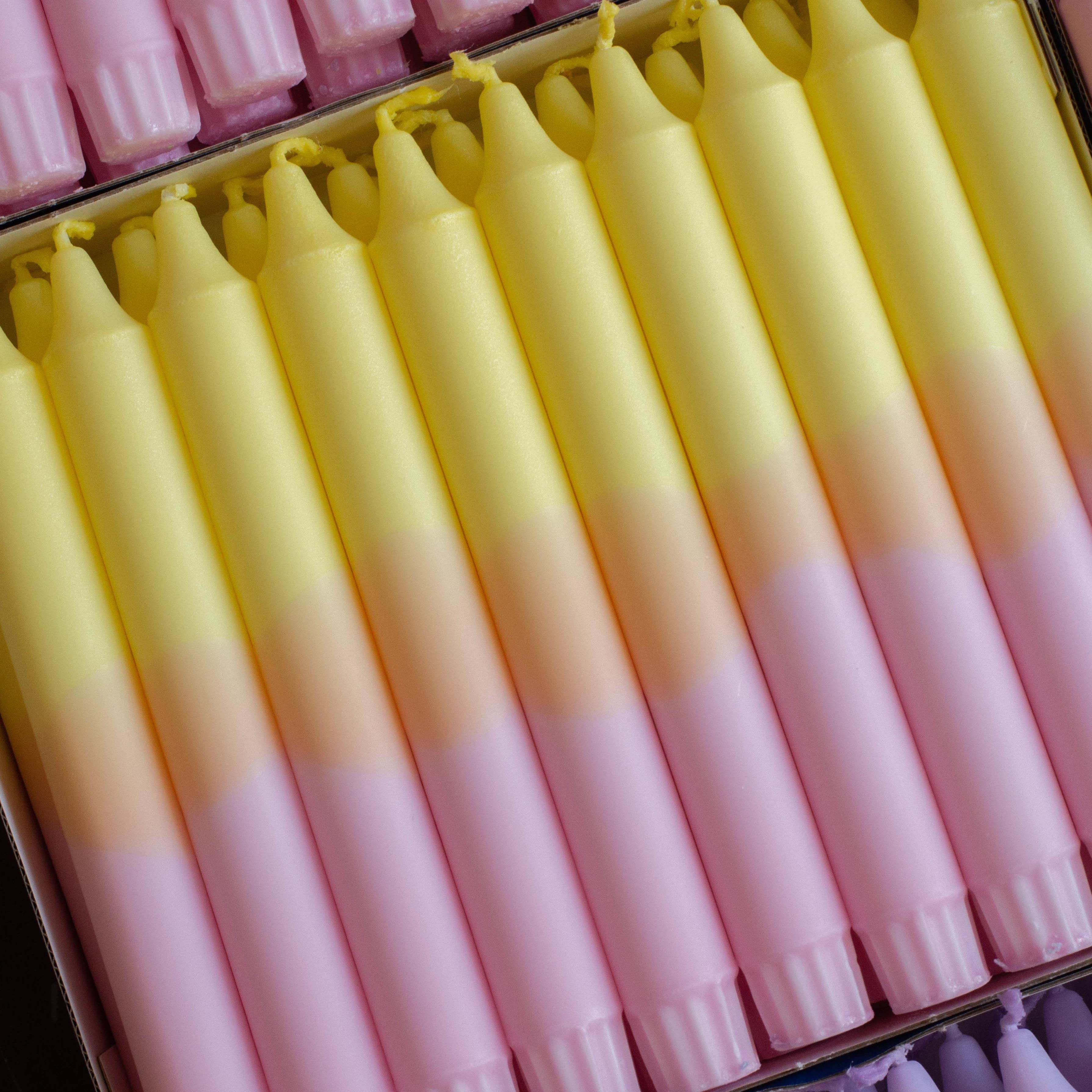 Spitzkerzen in Frühlingsfarben, Pastellgelb / Rosa