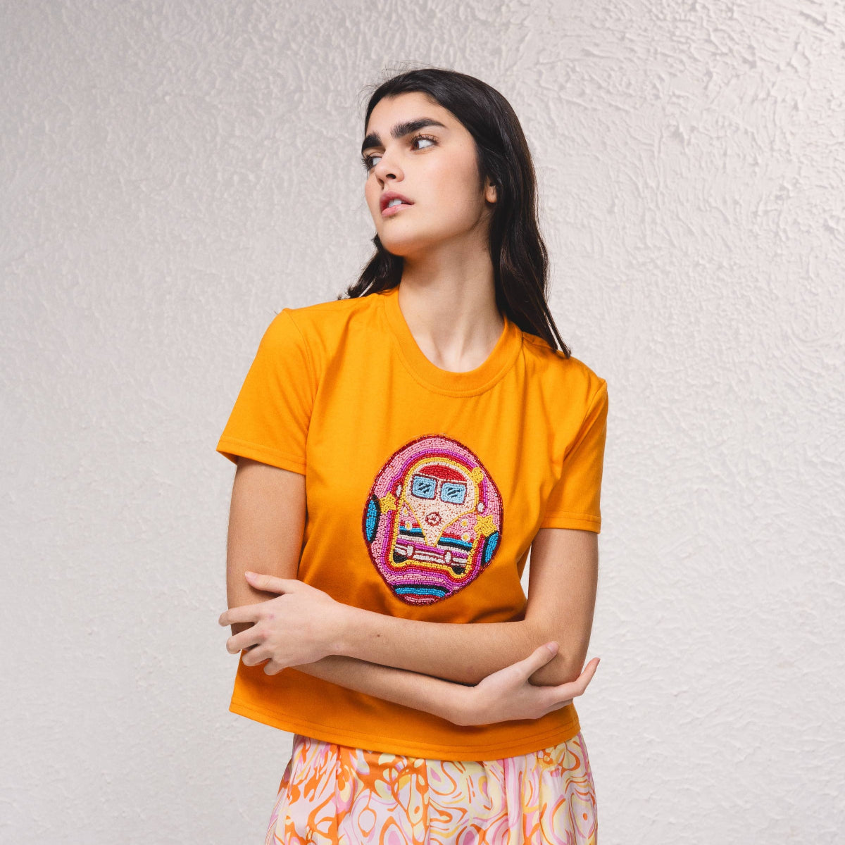 T-Shirt mit aus Perlen gestickten Hippie Bus