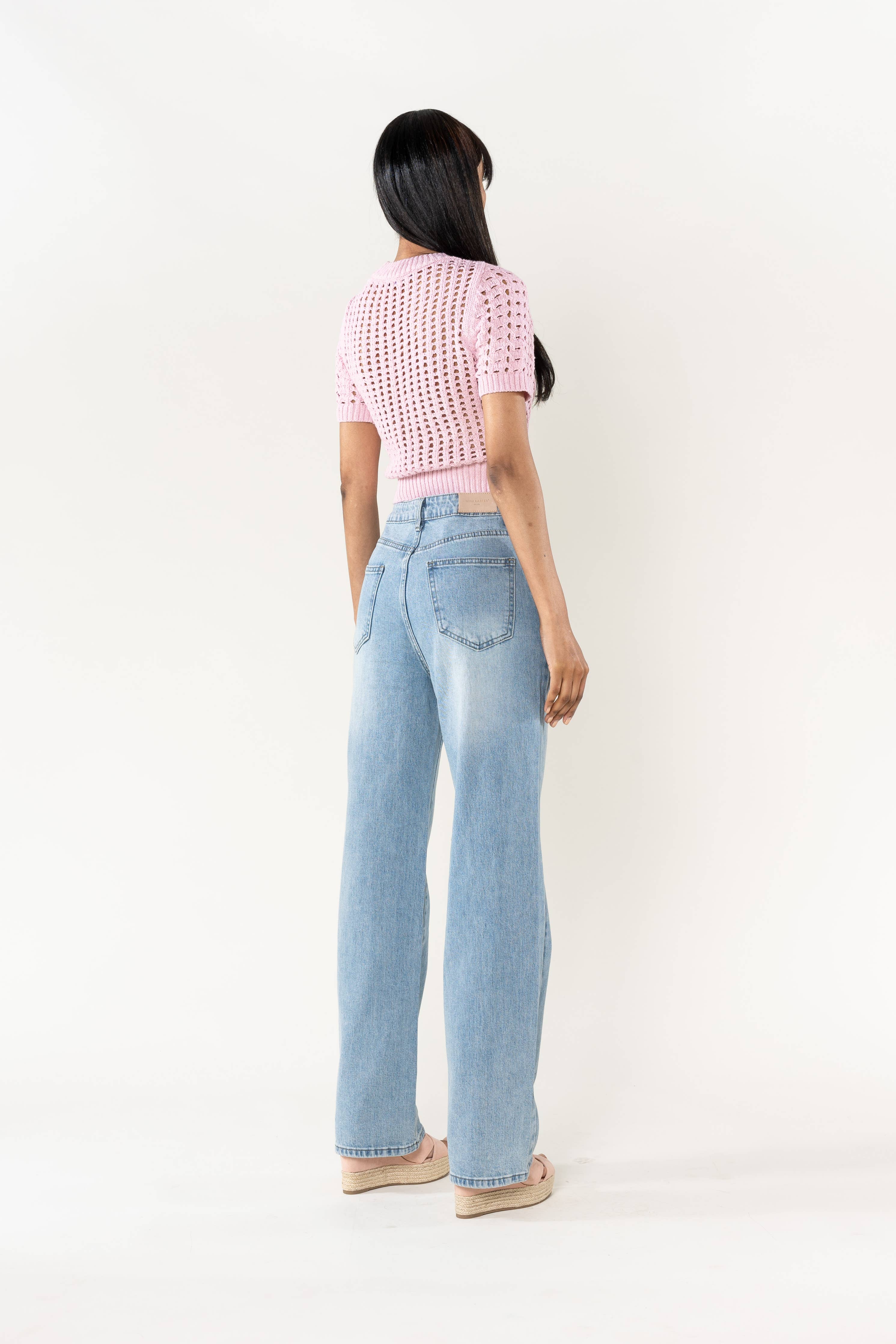 Verwaschene Retro-Jeans mit weiten Bein