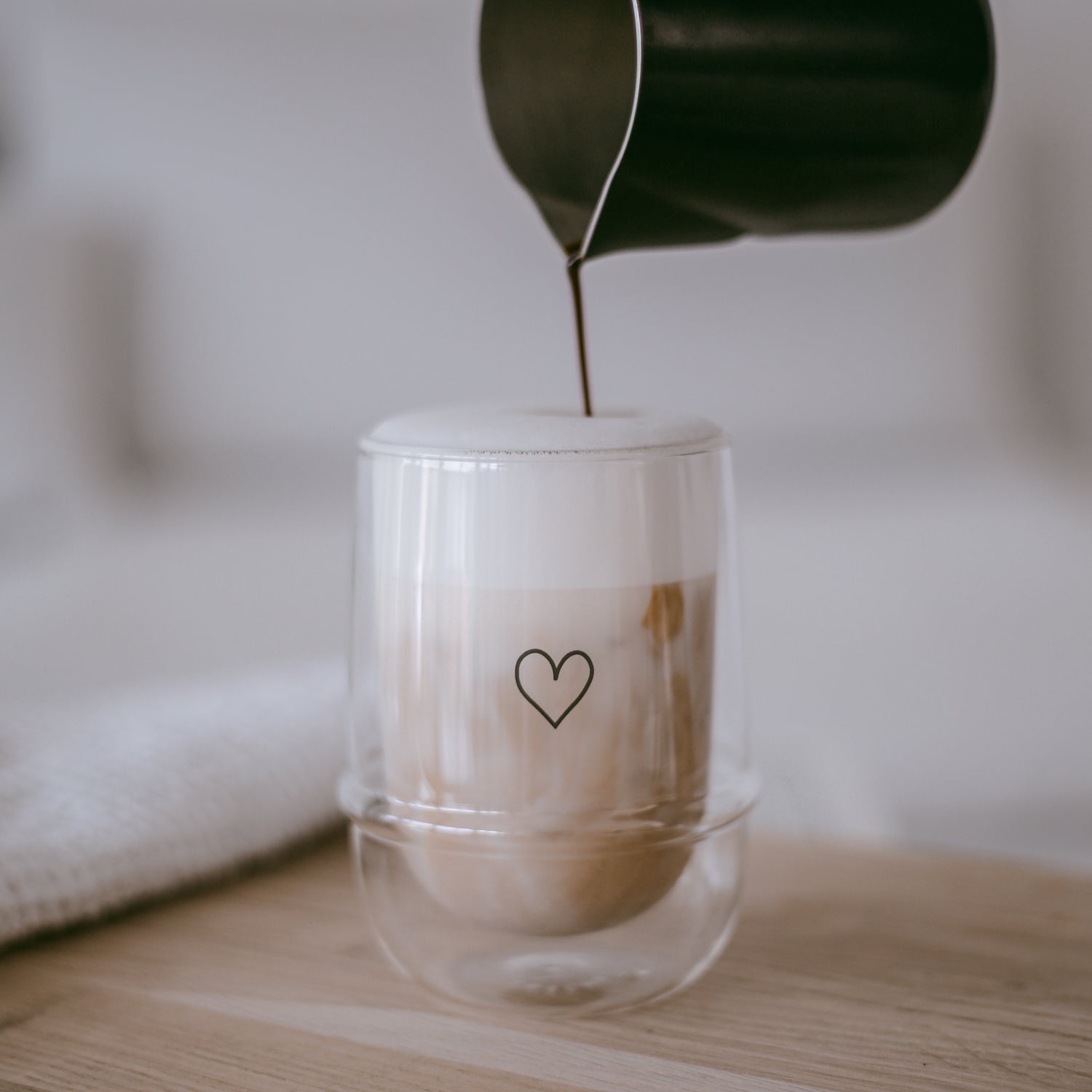 Doppelwandiges Glas mit Herz| 300 ml