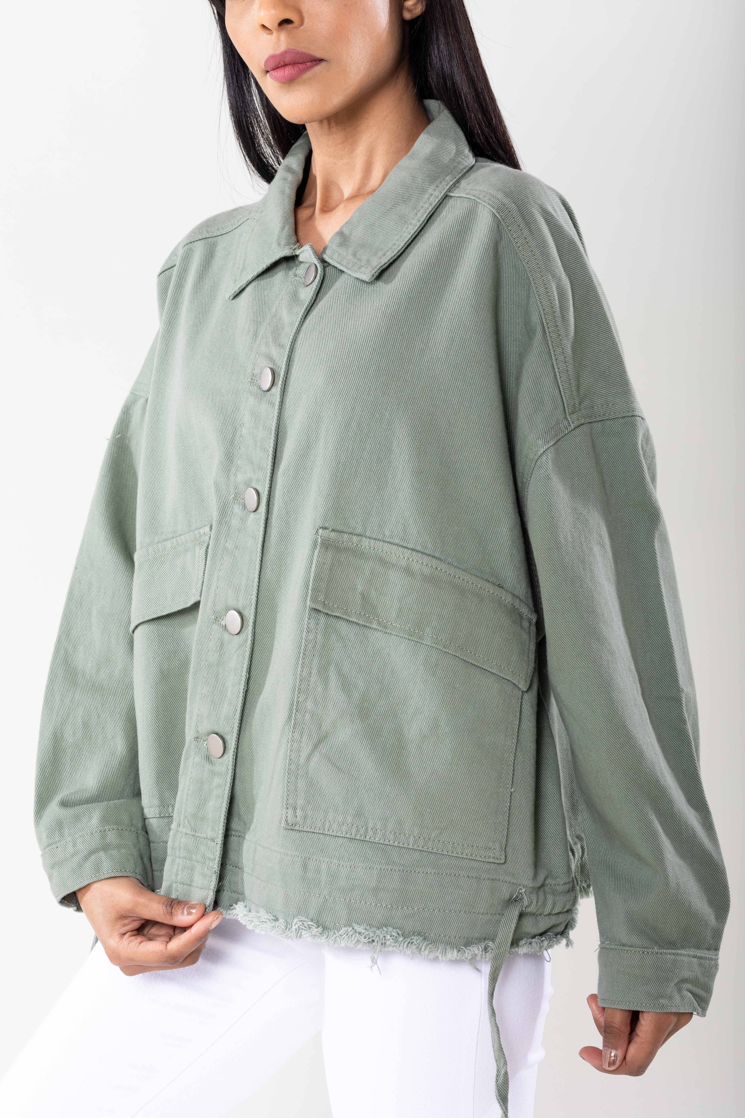Stylische Oversized Jeansjacke mit große Taschen in Leo & Khaki