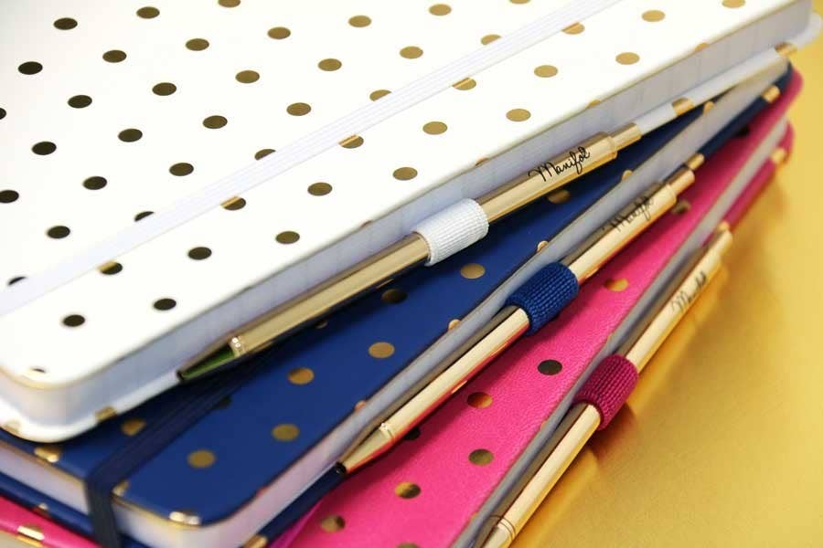 A5-Notizbuch mit Stift, Goldene Punkte