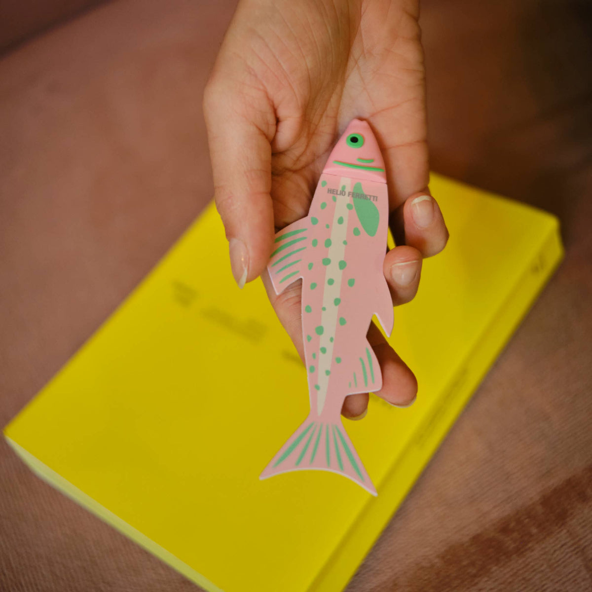 Bunter Fisch| Lesezeichen von Helio Ferretti