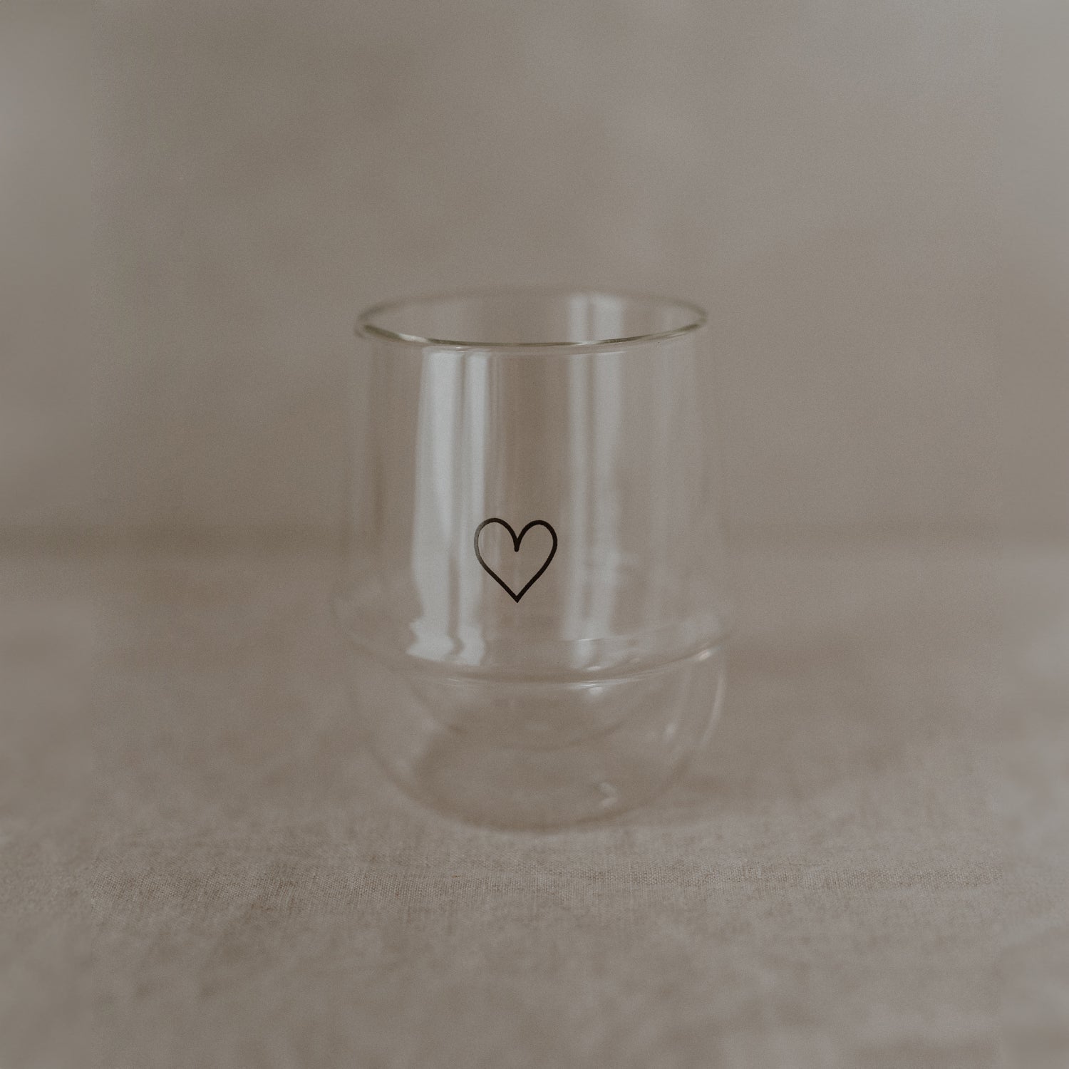 Doppelwandiges Glas mit Herz| 220 ml