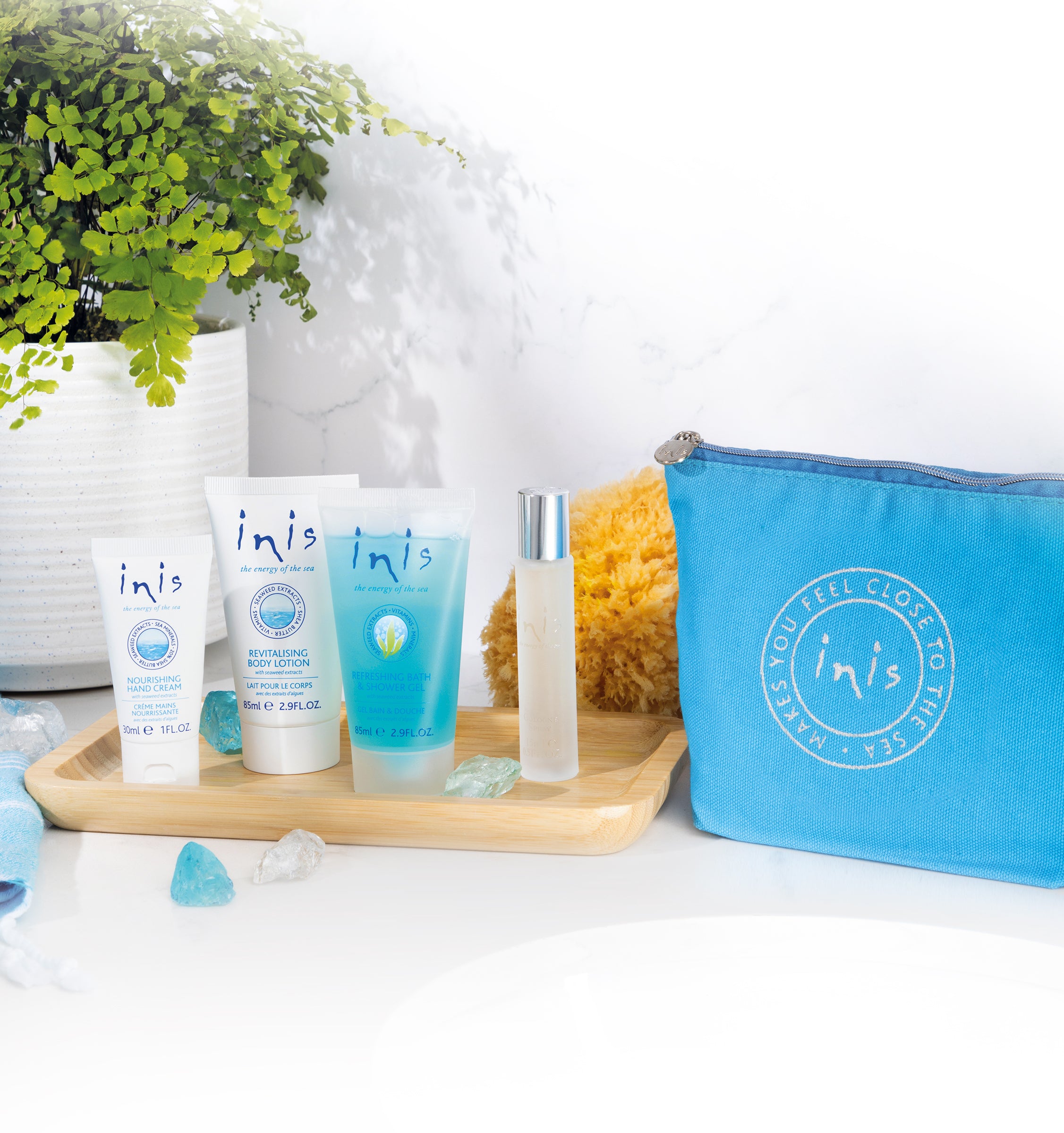 Kosmetiktasche mit 4 Inis Produkten
