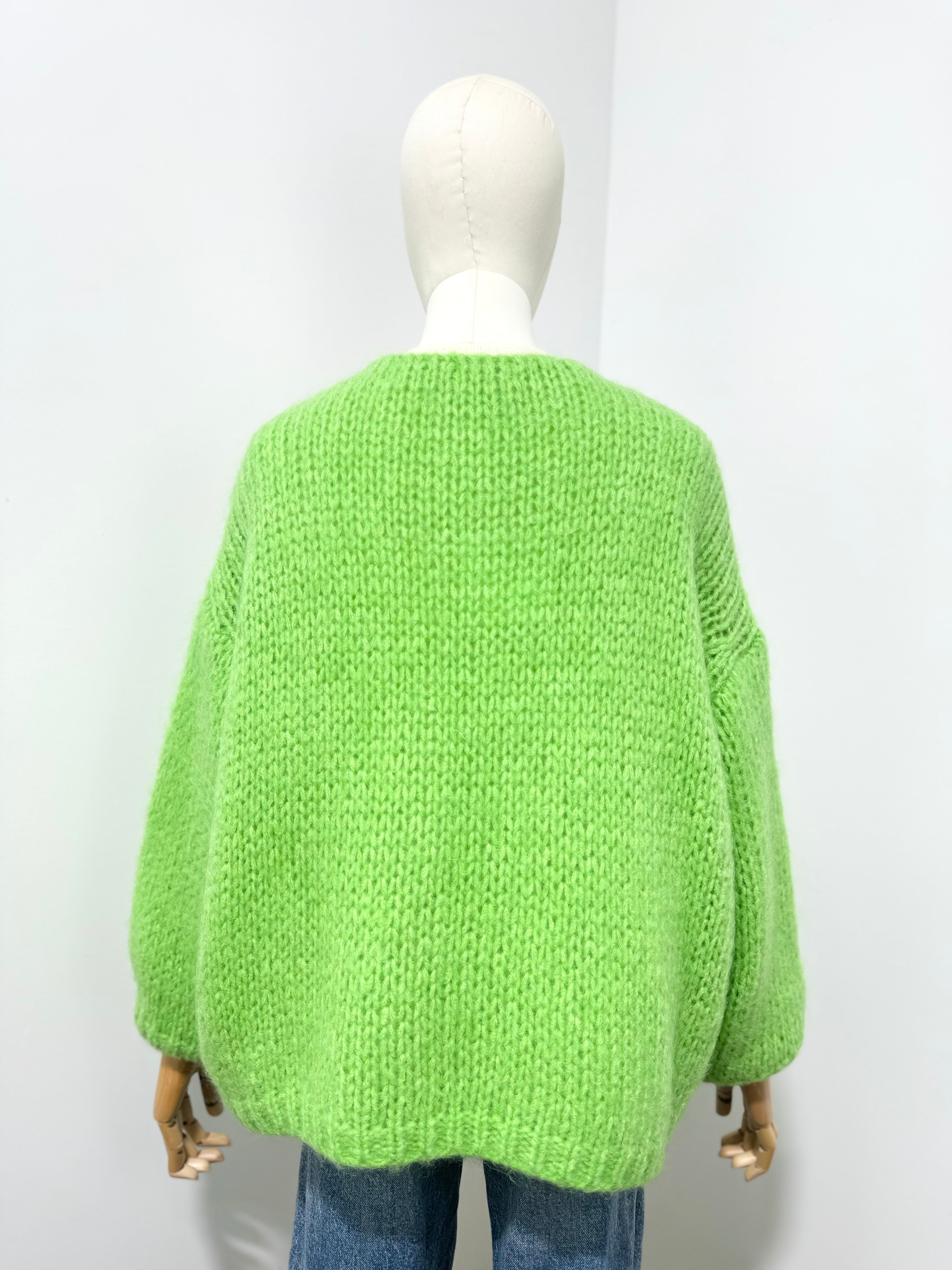 Kurze locker gestrickte Jacke mit Mohair in vielen Farben