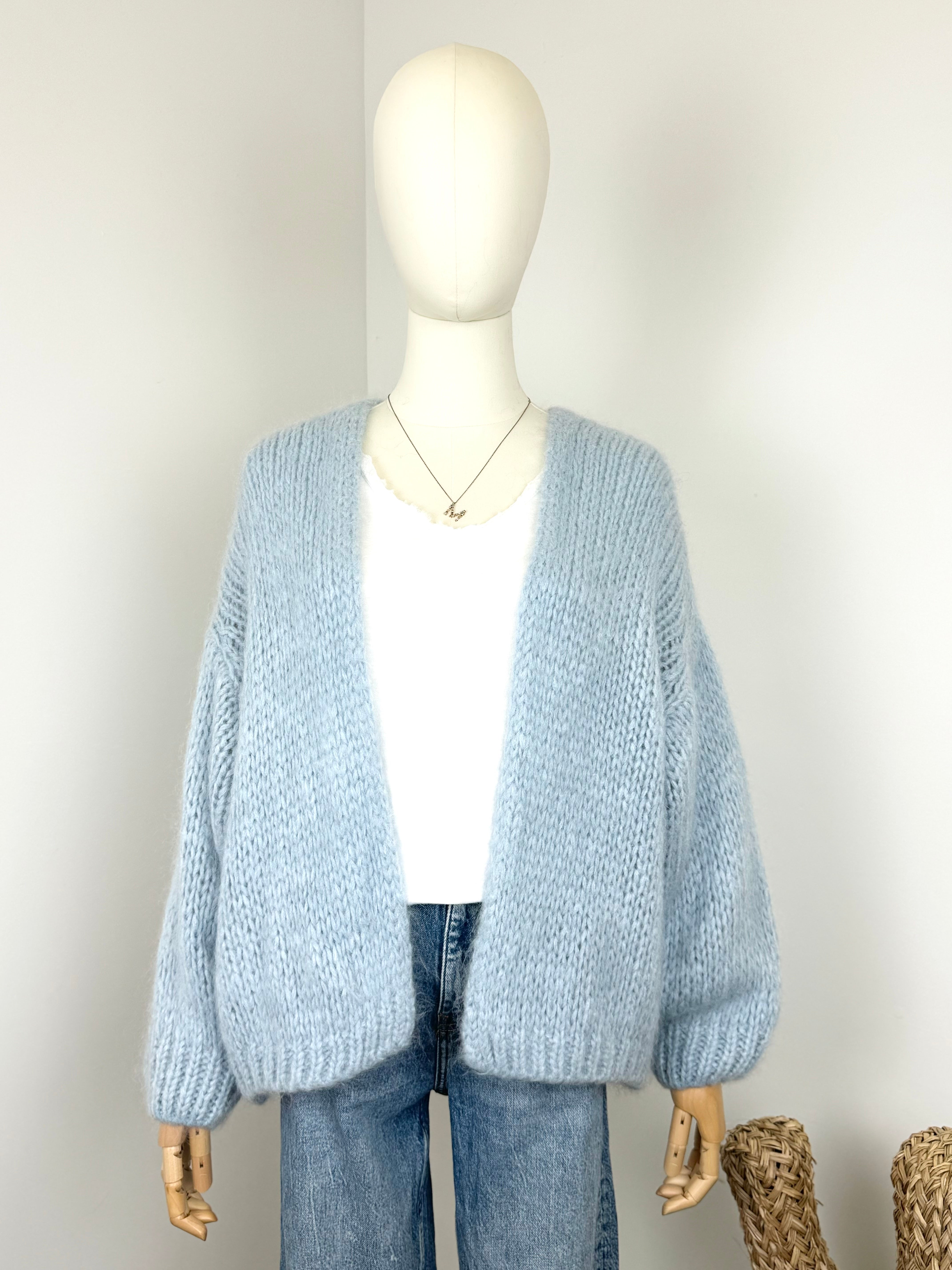 Kurze locker gestrickte Jacke mit Mohair in vielen Farben