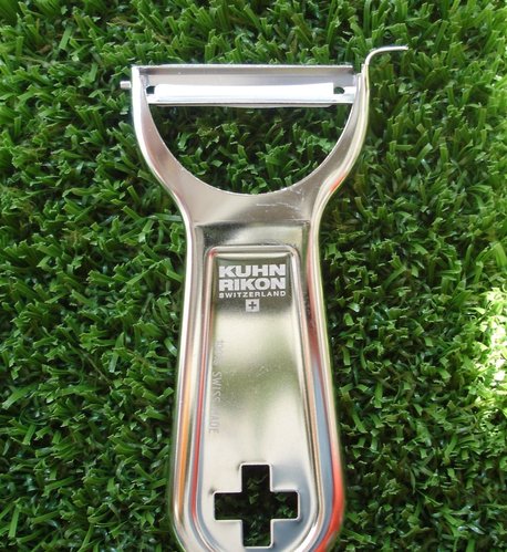 Swiss Metallic Sparschäler von Kuhn Rikon