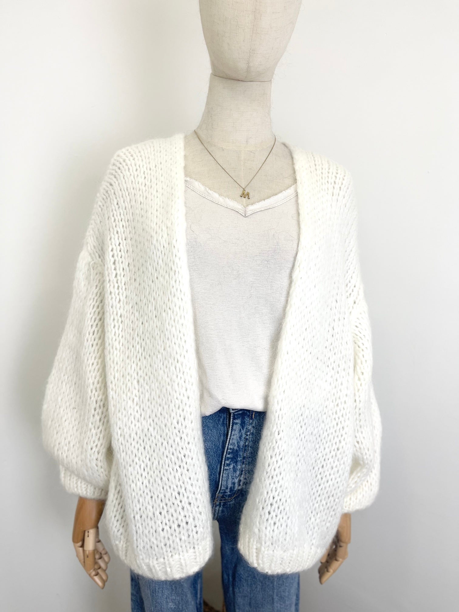 Wollweiße lässige Strickjacke