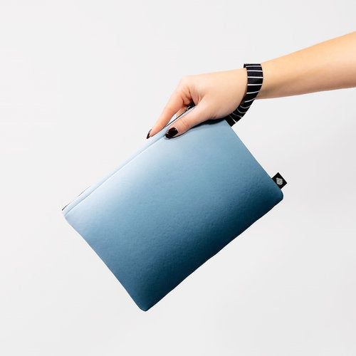 Flache gepolsterte Tasche aus recycelten Kunststoff