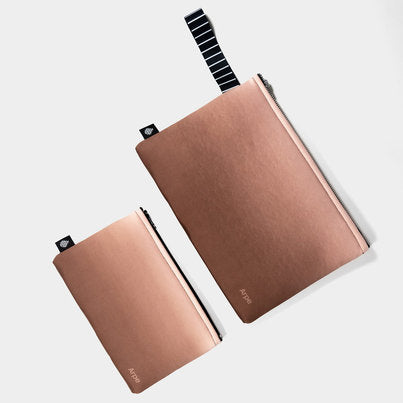 Flache gepolsterte Tasche aus recycelten Kunststoff
