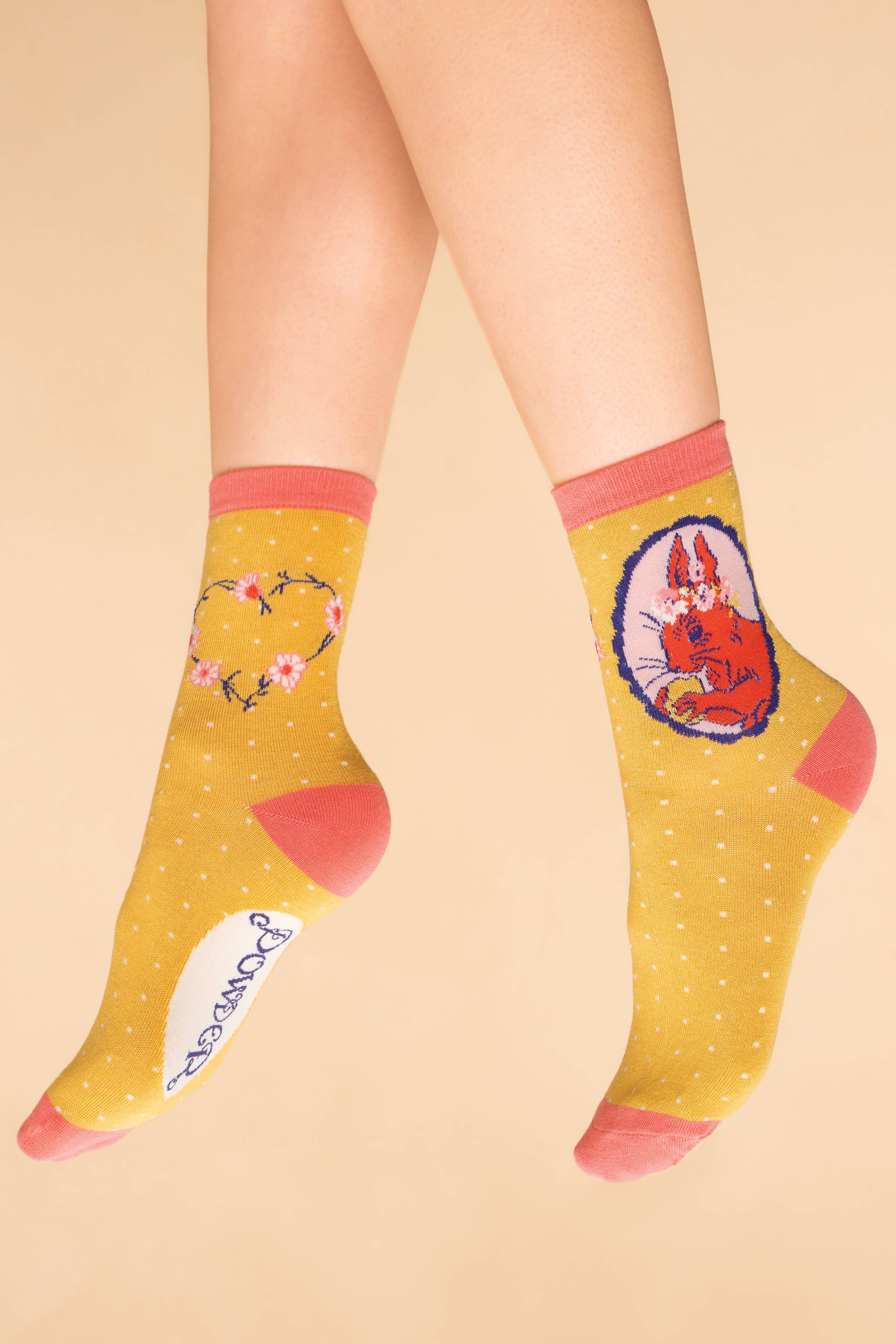Socken mit Eichhörnchen