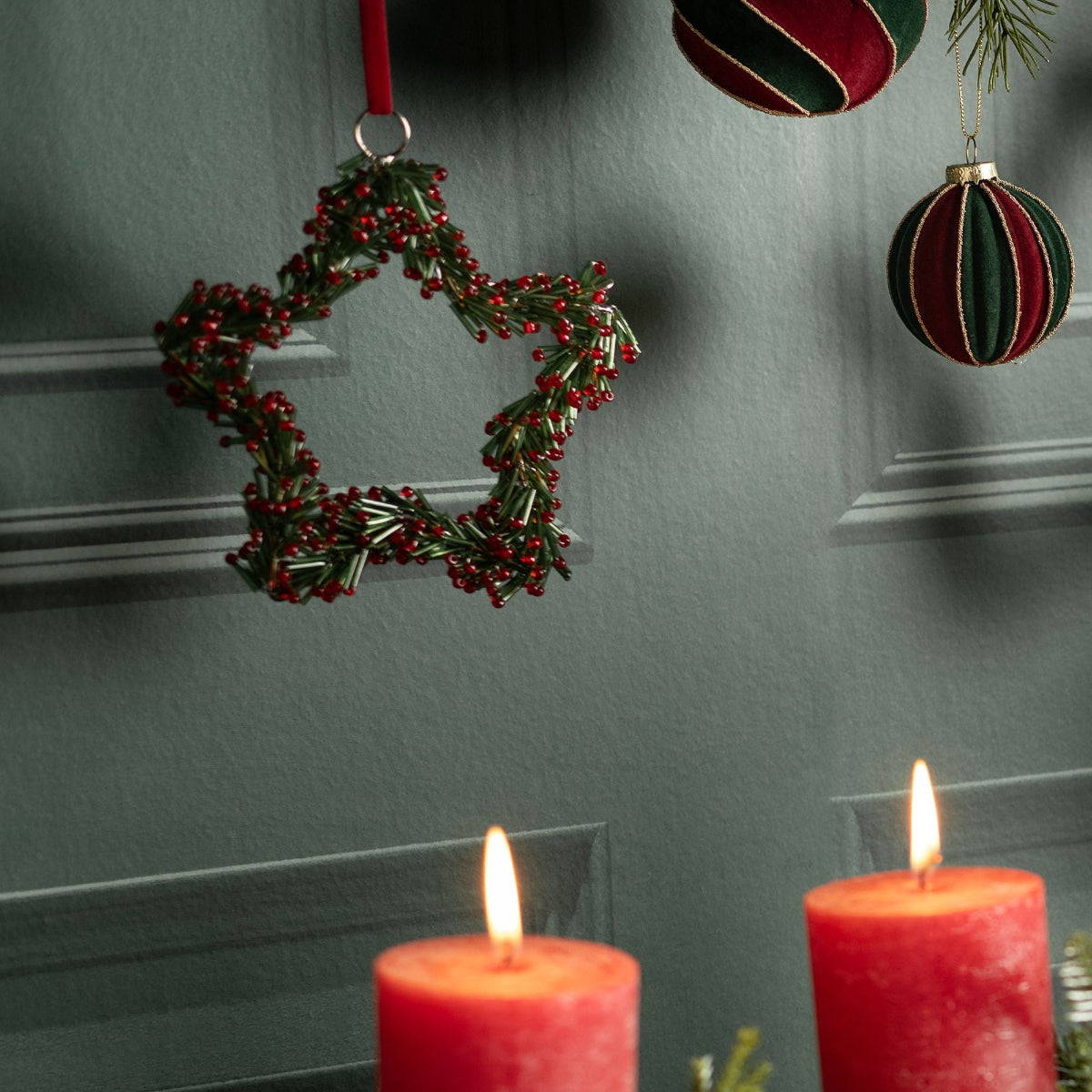 Stern aus Glasperlen| 14 cm| Grün-Rot