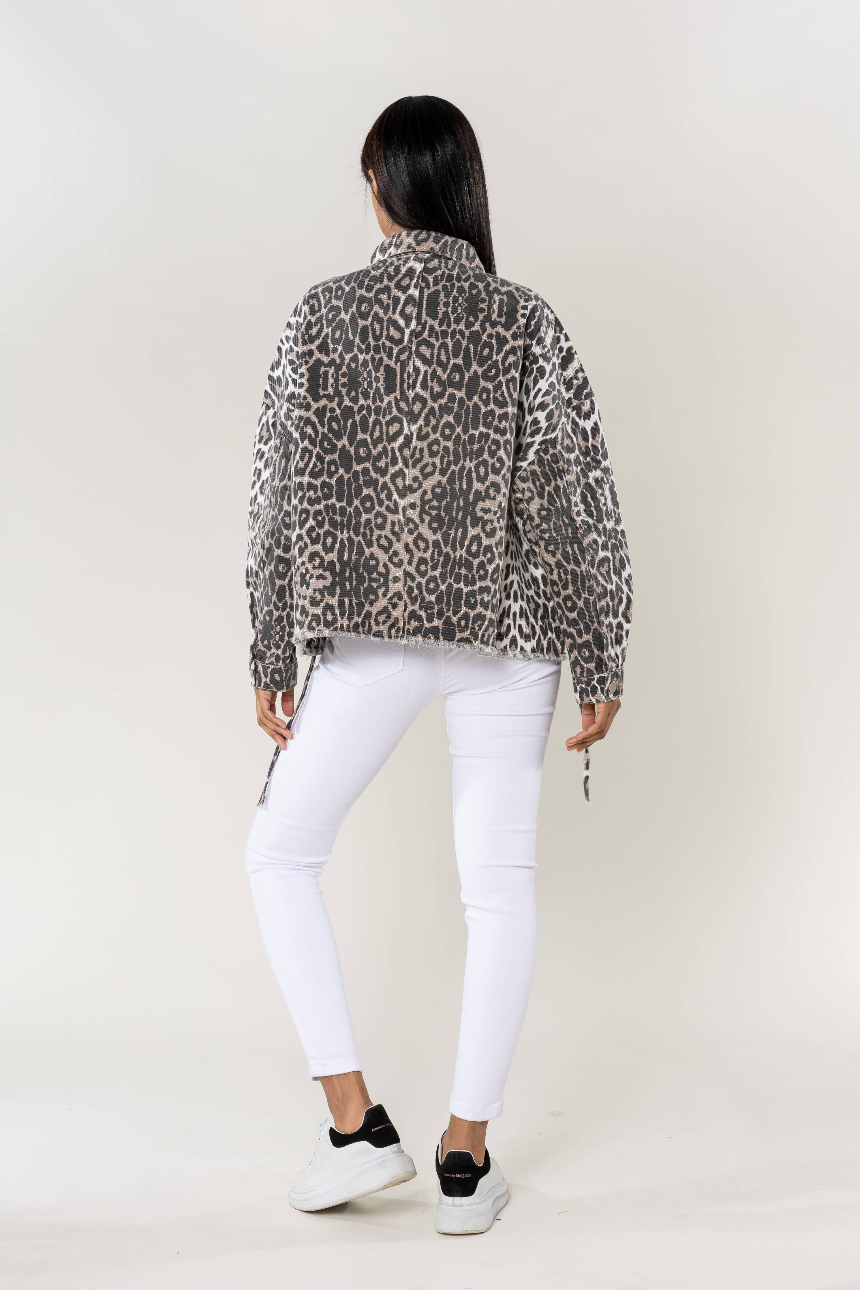 Stylische Oversized Jeansjacke mit große Taschen in Leo & Khaki