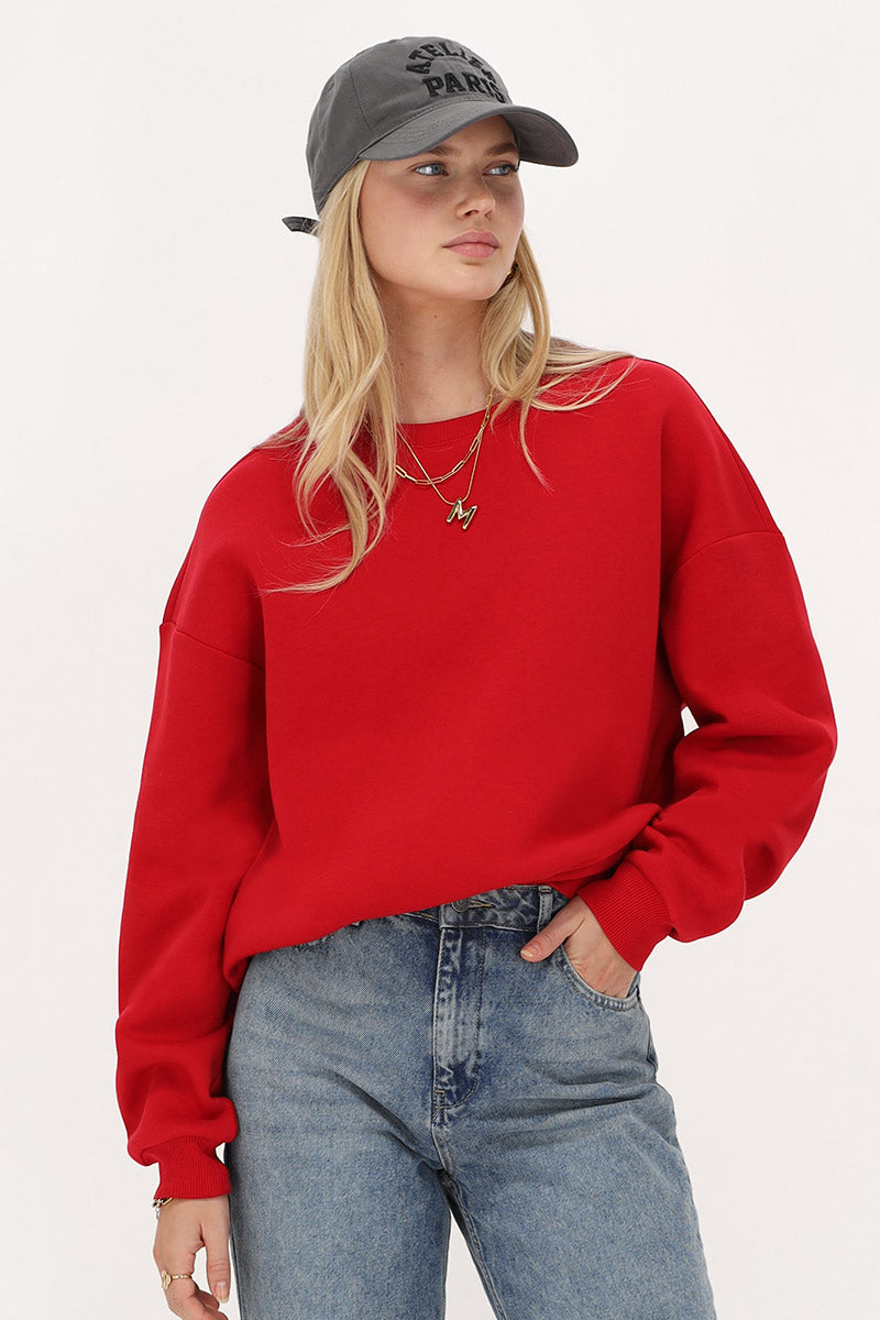 Rotes Sweatshirt mit Weißen "ATELIER PARIS" hinten